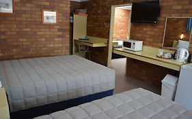 Peter Allen Motor Inn